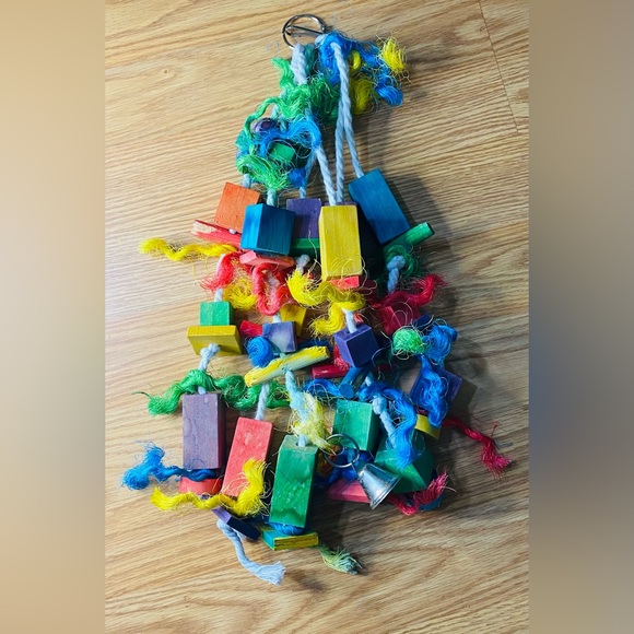 You & Me Colorblock Cluster Chewing Bird Toy Large - Picture 2 of 4